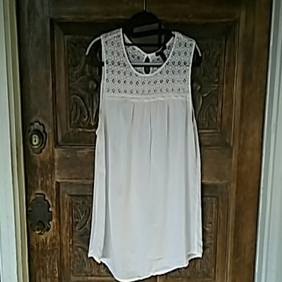GAP Tops - Gap White Sheer Sleeveless Top